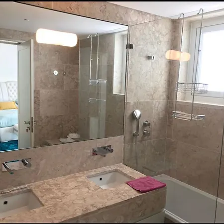 Avec Salle De Bain Quarto em Acomodações Particulares Lisboa